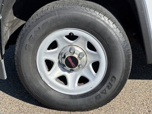 Used 2015 GMC Sierra 1500 2WD Regular Cab image 40