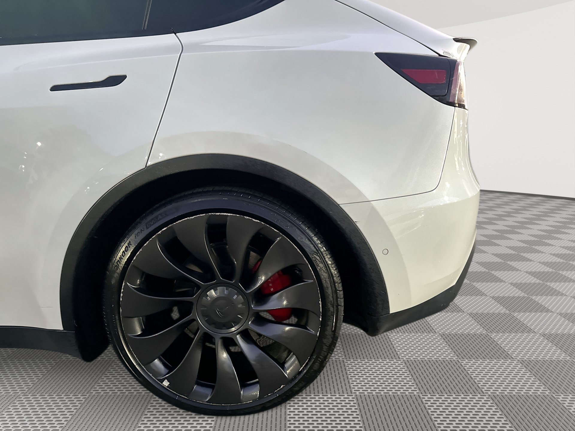 Used 2020 Tesla Model Y Performance AWD/4WD image 29