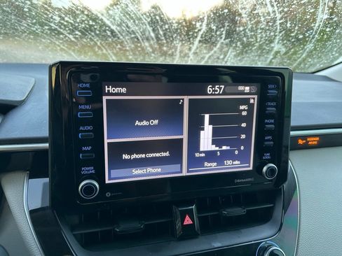 Used 2022 Toyota Corolla LE FWD image 23