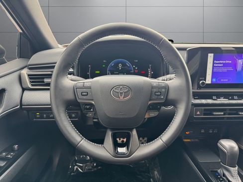 Certified 2025 Toyota Camry SE w/ Convenience Package FWD image 16