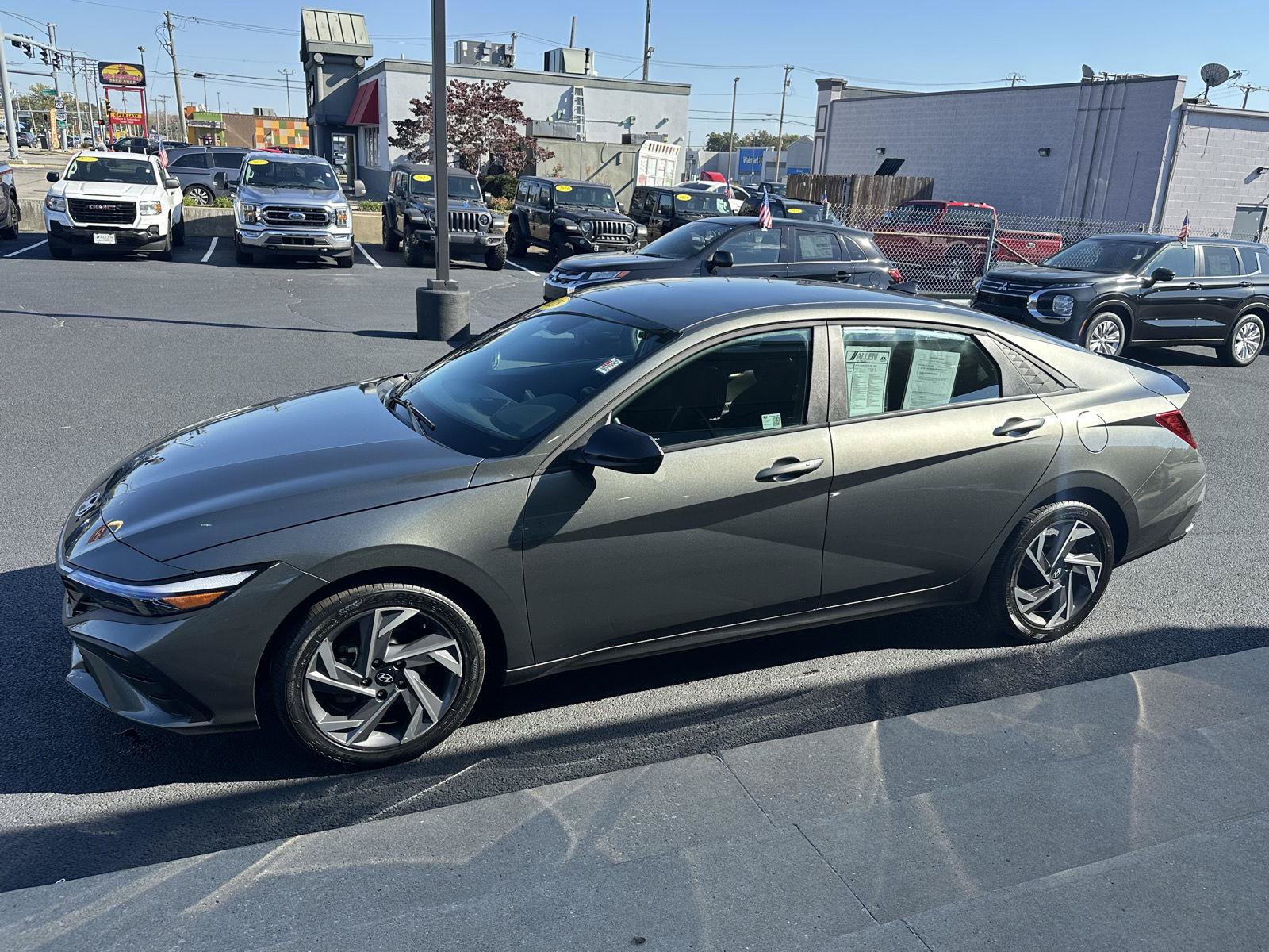 Used 2025 Hyundai Elantra Sport FWD image 7