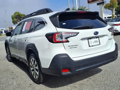 Used 2025 Subaru Outback Premium AWD/4WD image 3