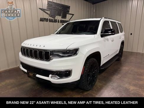 Used 2024 Jeep Wagoneer 4WD image 1