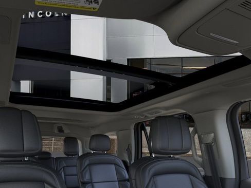 New 2026 Lincoln Navigator Reserve AWD/4WD image 22