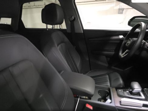 Used 2023 Audi Q5 2.0T Premium w/ Convenience Package AWD/4WD image 2