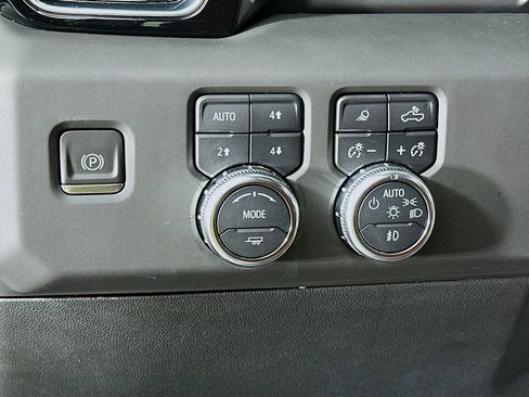 Used 2024 GMC Sierra 3500 Denali Ultimate image 11