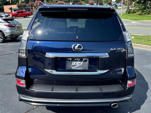Used 2023 Lexus GX 460 Premium w/ Accessory Package AWD/4WD image 6