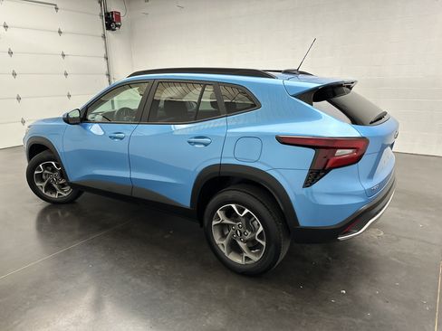Used 2025 Chevrolet Trax LT w/ Driver Confidence Package FWD image 7