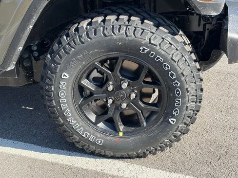 New 2026 Jeep Gladiator Sport AWD/4WD image 11