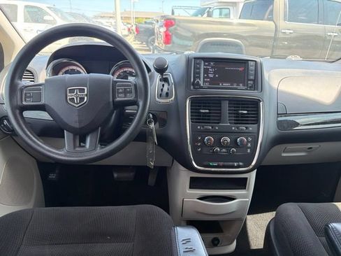Used 2019 Dodge Grand Caravan SE FWD image 20