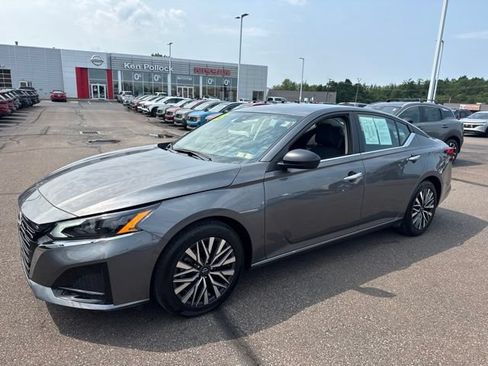 Certified 2025 Nissan Altima 2.5 SV FWD image 34