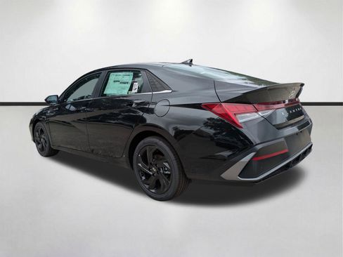 New 2026 Hyundai Elantra SEL Sport FWD image 6