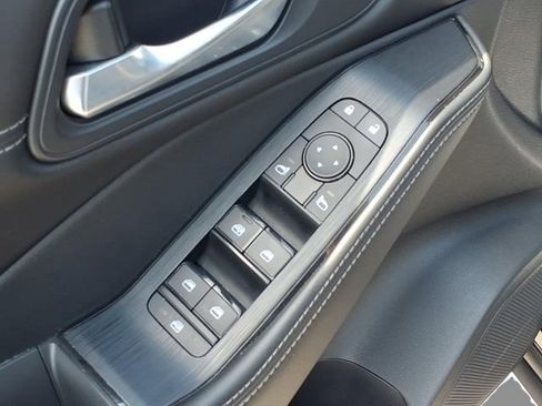 Used 2023 Nissan Rogue SV w/ SV Premium Package image 17