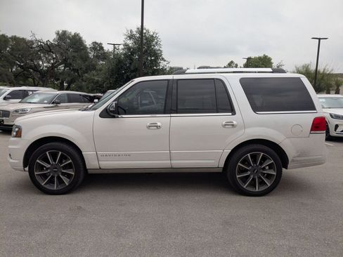 Used 2017 Lincoln Navigator Reserve RWD image 6