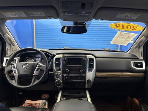 Used 2019 Nissan Titan SL w/ Chrome Package image 27