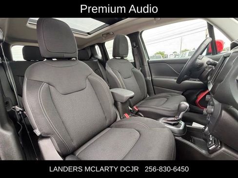 Used 2023 Jeep Renegade Latitude w/ Sun/Sound Group AWD/4WD image 11
