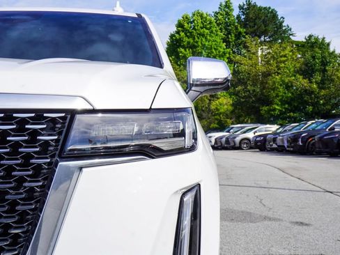 Used 2023 Cadillac Escalade Premium Luxury RWD image 38