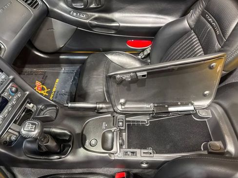 Used 2004 Chevrolet Corvette Convertible w/ Preferred Equipment Group RWD image 88