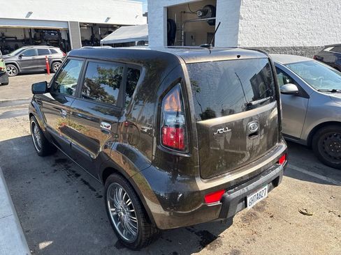 Used 2010 Kia Soul ! FWD image 9