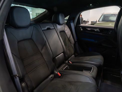 Used 2024 Porsche Cayenne Turbo GT AWD/4WD image 24