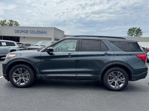 Certified 2022 Ford Explorer XLT w/ Equipment Group 202A AWD/4WD image 7