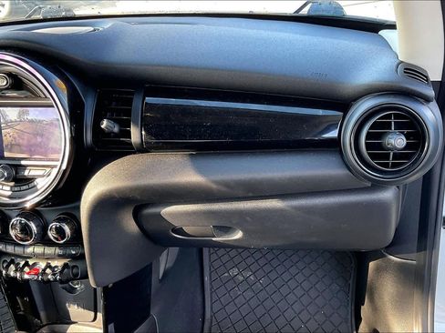 Used 2020 MINI Cooper 2-Door Hardtop image 17