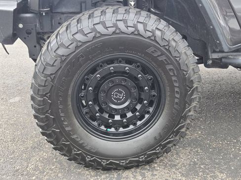 Used 2018 Jeep Wrangler Unlimited Rubicon AWD/4WD image 7