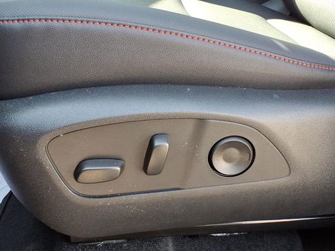 New 2026 Chevrolet Traverse Z71 w/ Enhanced Driving Package image 12