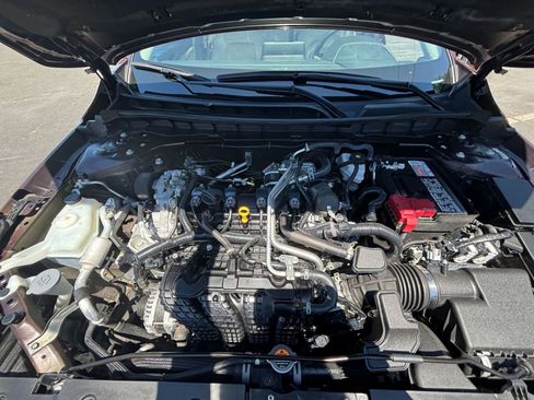 Used 2025 Nissan Altima 2.5 SV FWD image 32