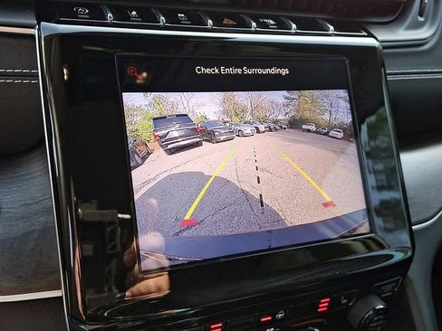 Used 2021 Jeep Grand Cherokee L Limited image 27