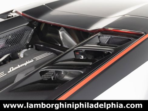 Used 2024 Lamborghini Revuelto image 46