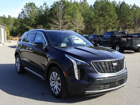 Used 2023 Cadillac XT4 Premium Luxury image 3