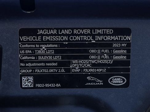 Used 2023 Land Rover Discovery Sport SE image 31