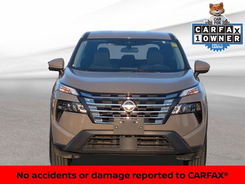 Certified 2025 Nissan Rogue SV image 3