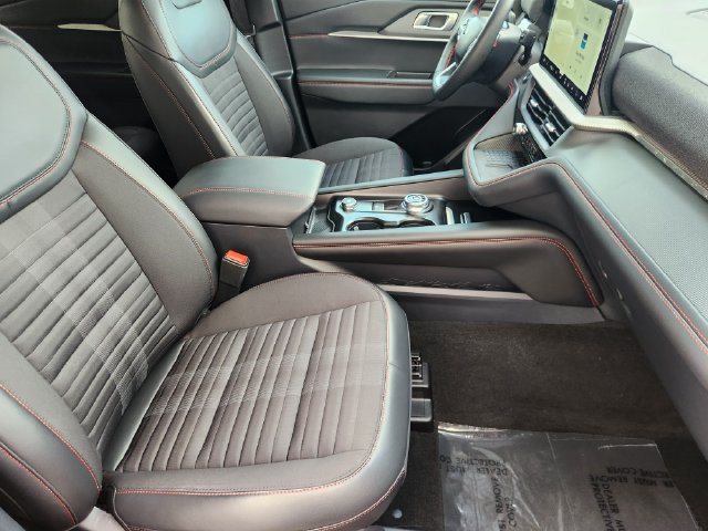 Used 2025 Ford Explorer ST-Line w/ Premium Package RWD image 19