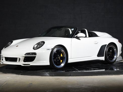 Used 2011 Porsche 911 Speedster RWD image 2