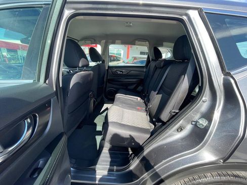 Used 2018 Nissan Rogue S FWD image 9