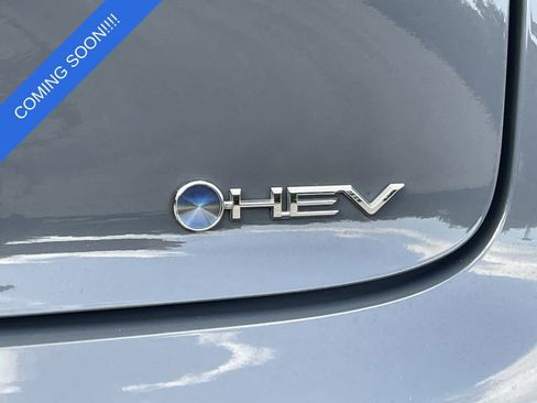 Used 2024 Toyota Prius LE FWD image 35