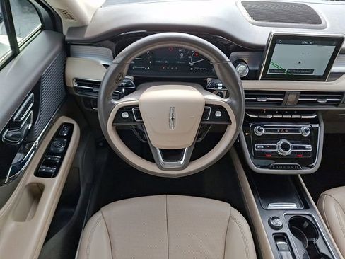 Used 2021 Lincoln Corsair AWD w/ Premium Package image 11