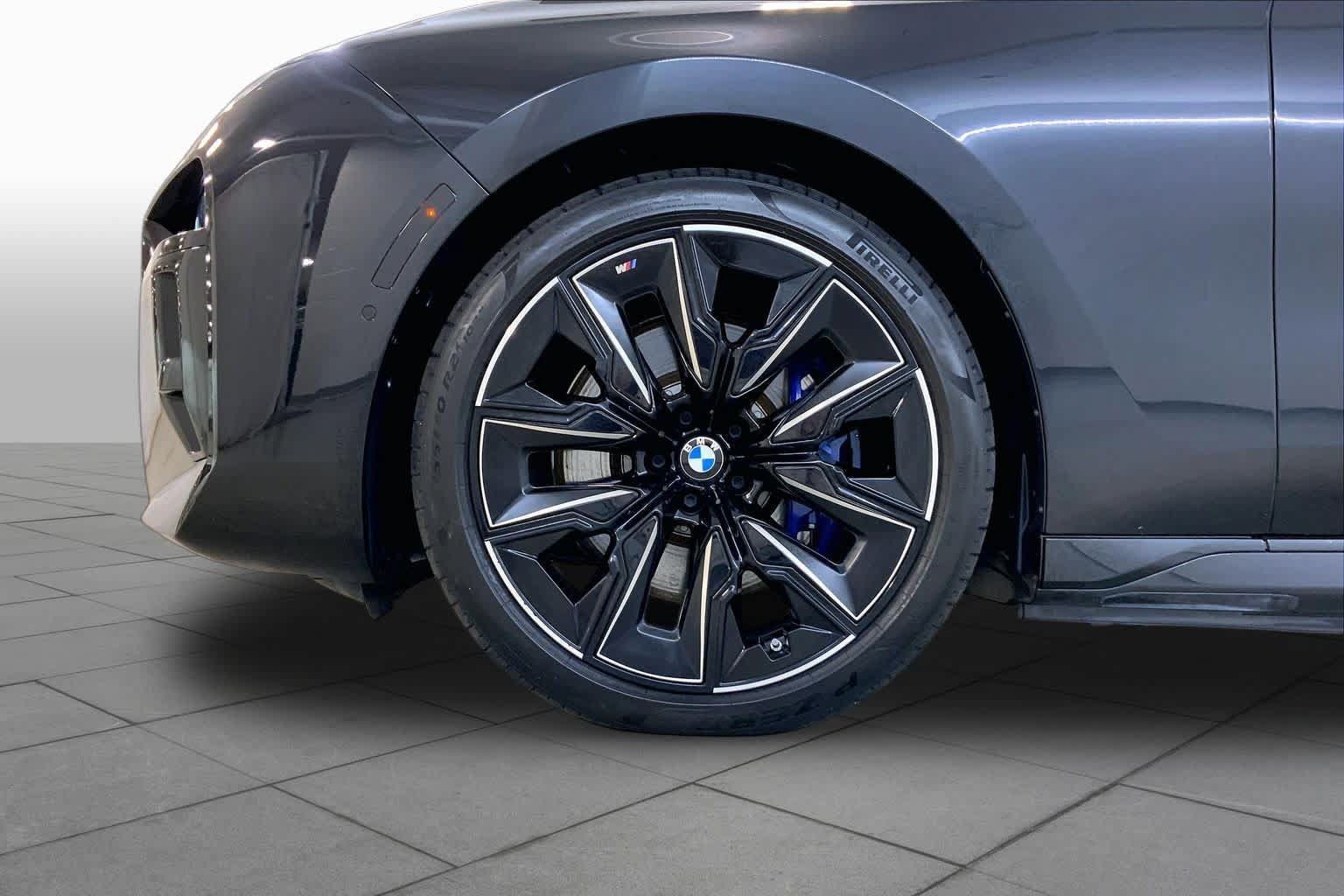 Used 2024 BMW i7 xDrive60 AWD/4WD image 10