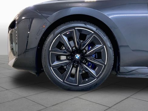 Used 2024 BMW i7 M70 AWD/4WD image 10