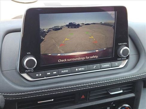 Used 2023 Nissan Rogue S FWD image 12