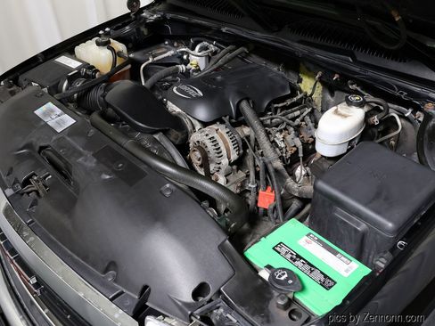 Used 2006 GMC Sierra 2500 SLE w/ Snow Plow Prep Package image 30