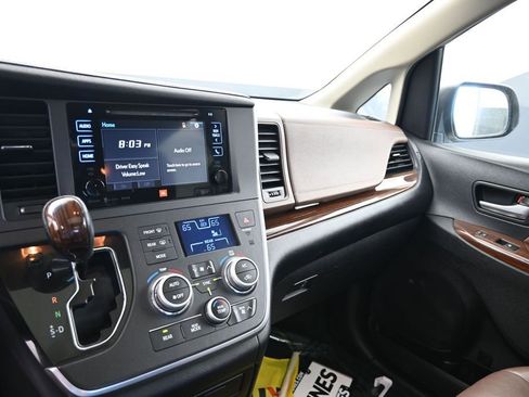 Used 2016 Toyota Sienna Limited Premium AWD/4WD image 26