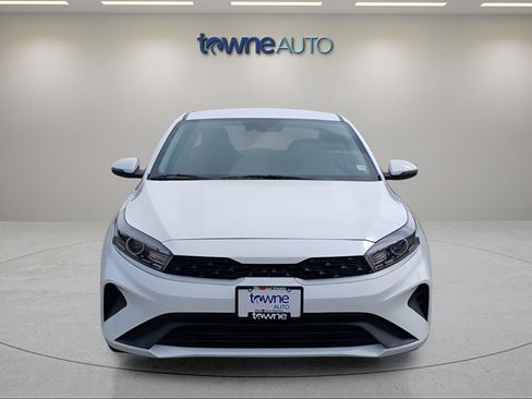 Used 2023 Kia Forte LXS w/ LXS Technology Package FWD image 9