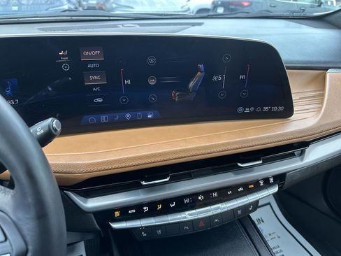 Used 2024 Cadillac XT4 Premium Luxury w/ Active Safety Package image 19