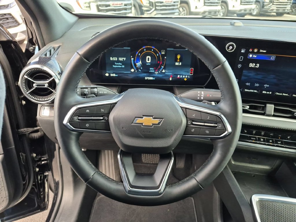 Used 2025 Chevrolet Equinox LT FWD image 23