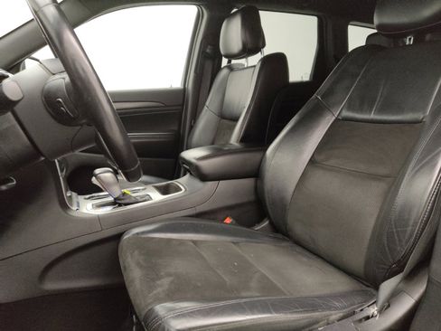 Used 2019 Jeep Grand Cherokee Altitude image 17