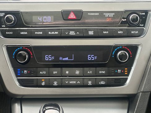 Used 2016 Hyundai Sonata Limited w/ Option Group 05 FWD image 31