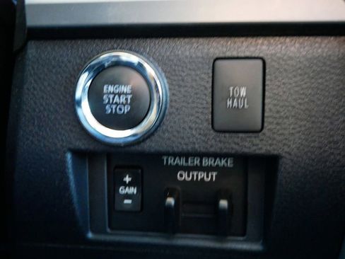 Used 2021 Toyota Tundra 4x4 CrewMax image 24